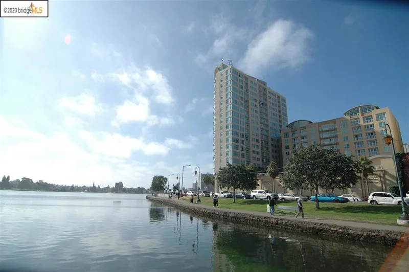 1 Lakeside Dr #1607, Oakland, CA 94612