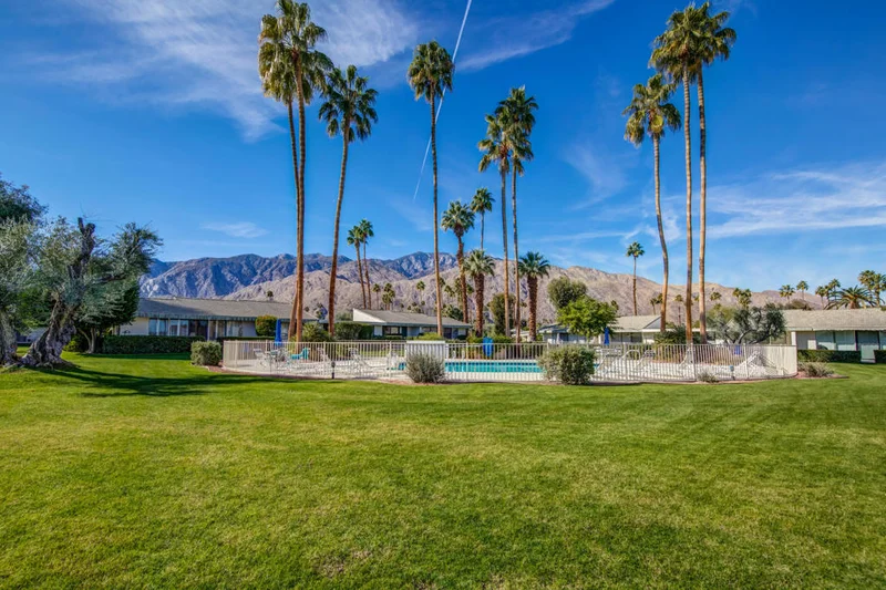 1907 Grand Bahama, Palm Springs, CA 92264