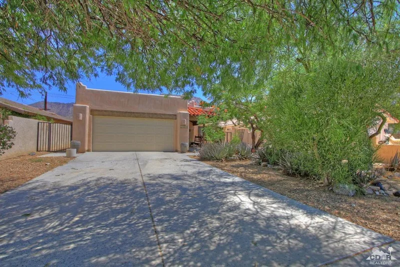 54840 Avenida Alvarado, La Quinta, CA 92253