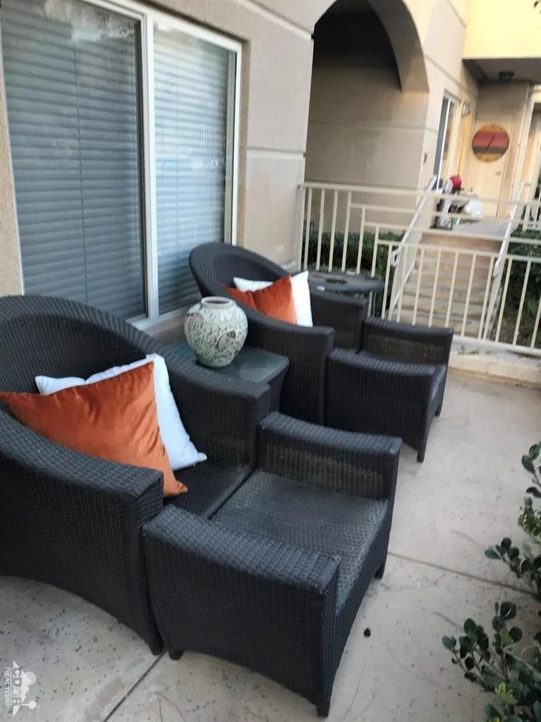 5200 Premiere Hills #124, Woodland Hills, CA 91364