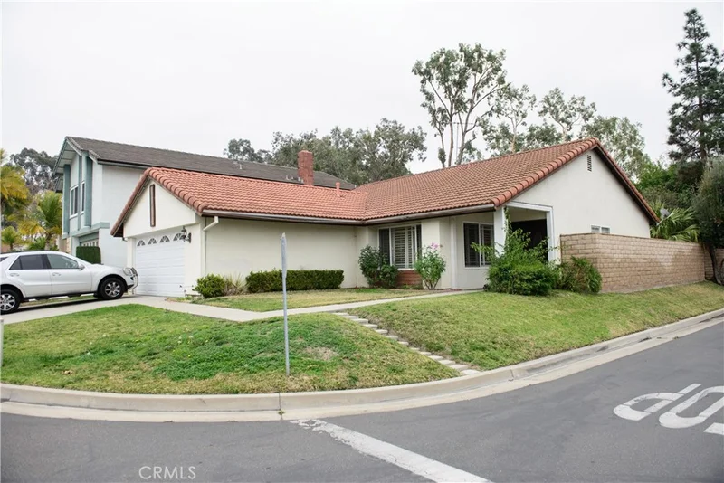 2736 Wyckersham, Fullerton, CA 92833
