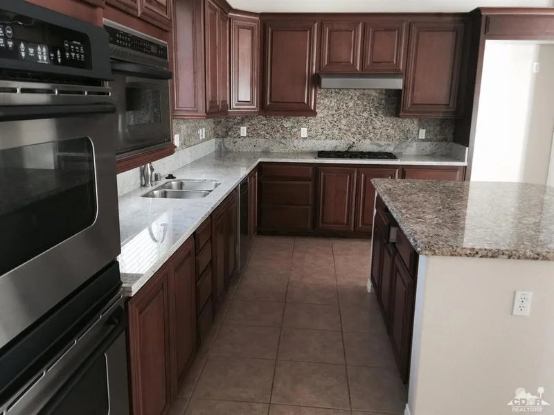 43277 Parkway Esplande, La Quinta, CA 92253
