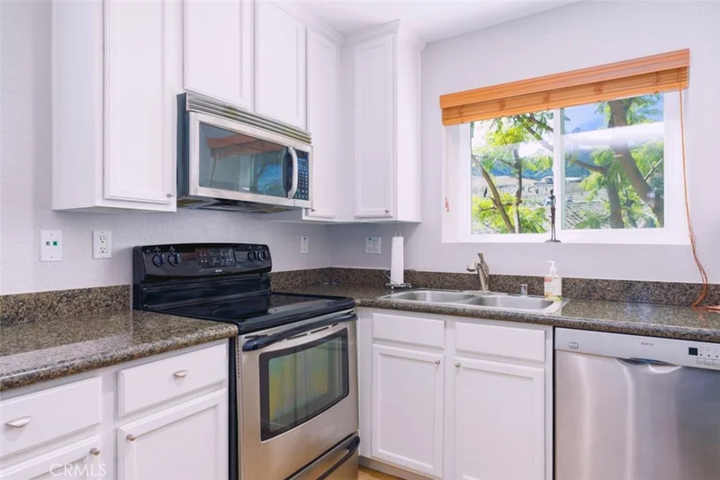 2275 Del Mar #308, Corona, CA 92882
