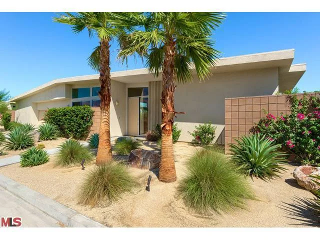2720 Alexander Club, Palm Springs, CA 92262