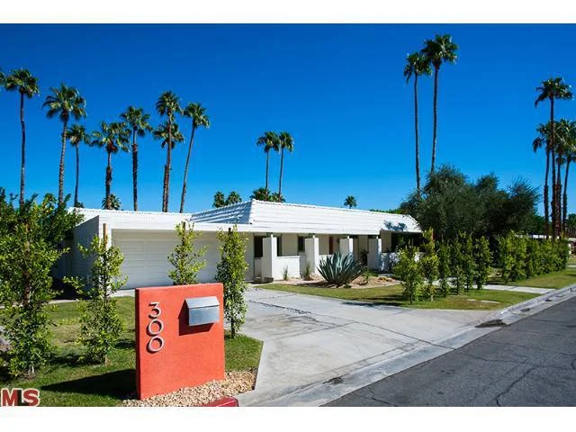 300 Santiago, Palm Springs, CA 92264