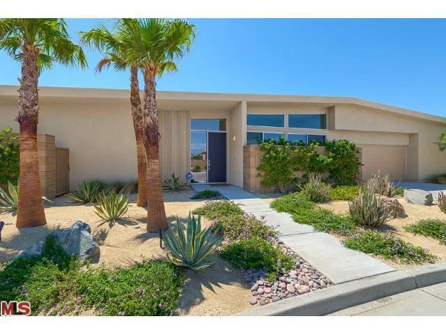 2728 Alexander Club, Palm Springs, CA 92262