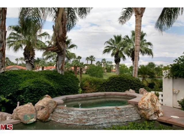 520 Gold Canyon, Palm Desert, CA 92211