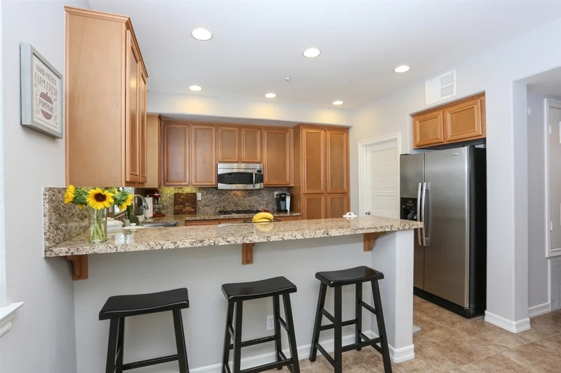 2984 Beachwood Bluff Way, San Diego, CA 92117