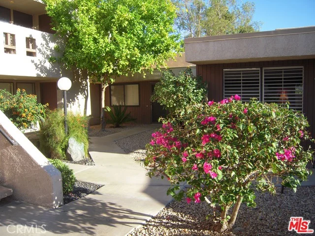 422 Bradshaw #65, Palm Springs, CA 92262
