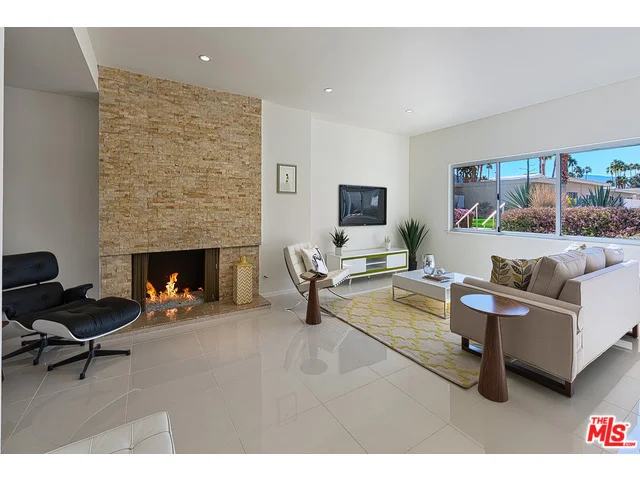 451 Avenida Granada, Palm Springs, CA 92264