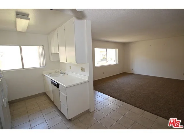 1900 Palm Canyon #32, Palm Springs, CA 92264