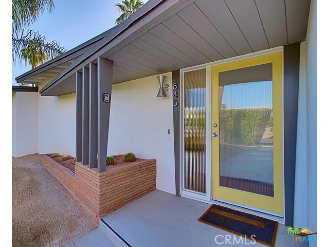 845 Riverside, Palm Springs, CA 92264