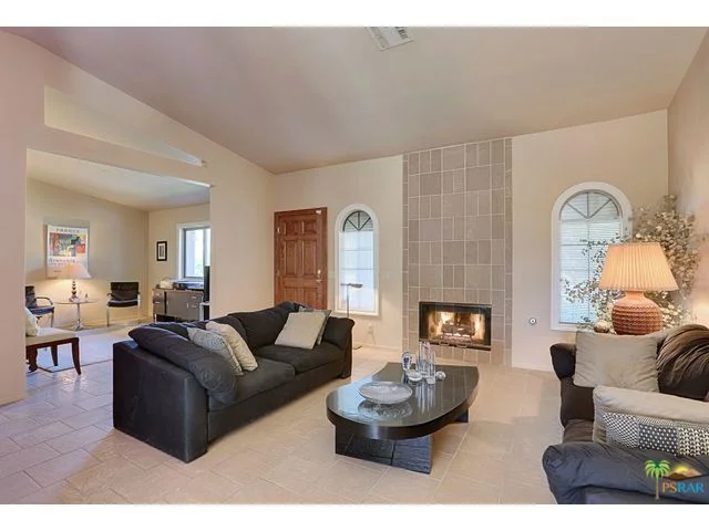 517 Santa Catalina, Palm Springs, CA 92262