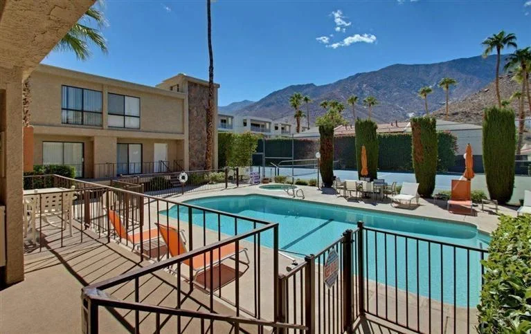 2727 Sierra Madre #5, Palm Springs, CA 92262