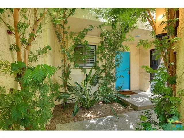 419 Calle Alvarado, Palm Springs, CA 92262