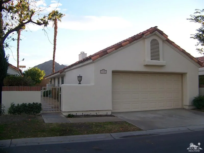 77681 Calle Las Brisas, Palm Desert, CA 92211