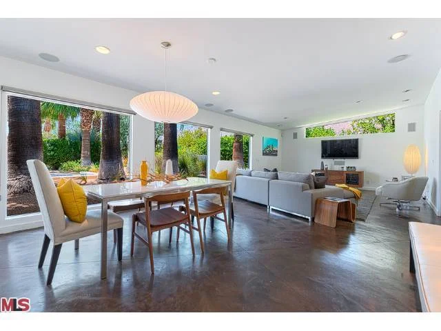 1025 Paseo El Mirador, Palm Springs, CA 92262