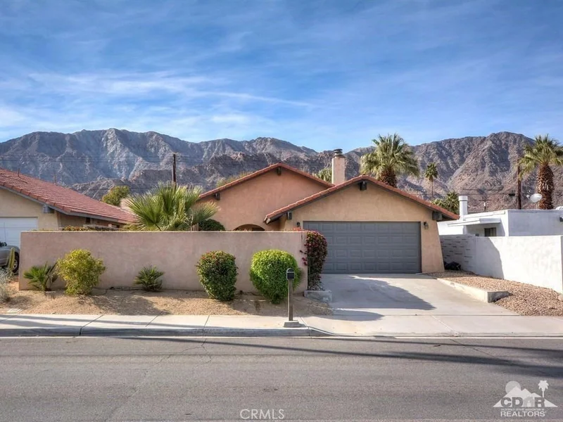 52055 Eisenhower, La Quinta, CA 92253