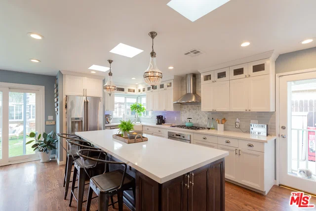 6255 Peach, Van Nuys, CA 91411