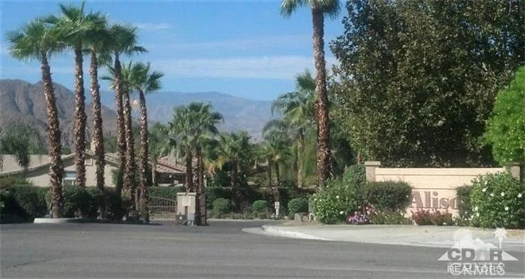 79380 Sierra Vista, La Quinta, CA 92253