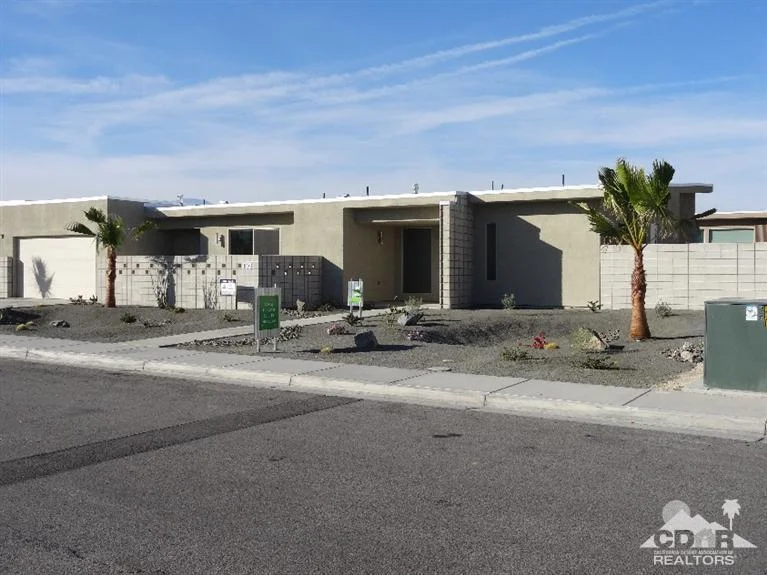 1122 Francis, Palm Springs, CA 92262