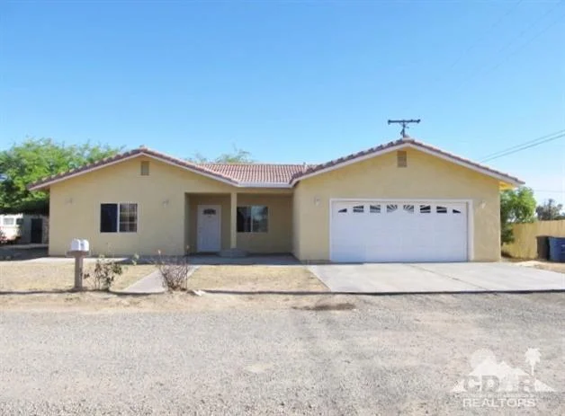 617 Oregon, Blythe, CA 92225