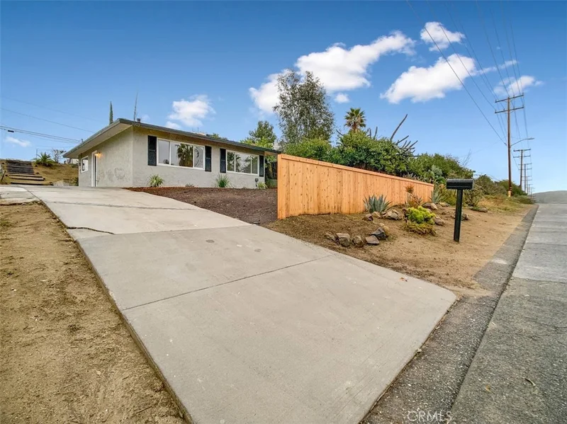 1005 Sumner, Lake Elsinore, CA 92530