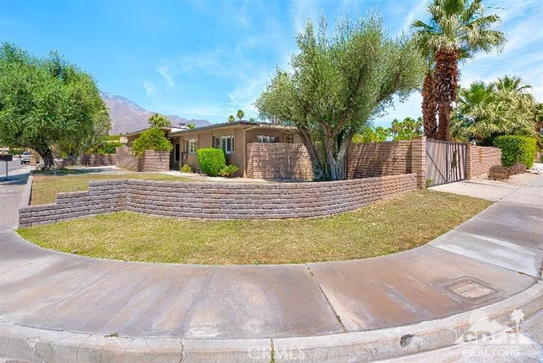 2298 E Mcmanus Drive, Palm Springs, CA 92262