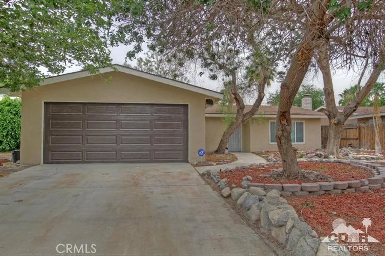 76956 New York, Palm Desert, CA 92211