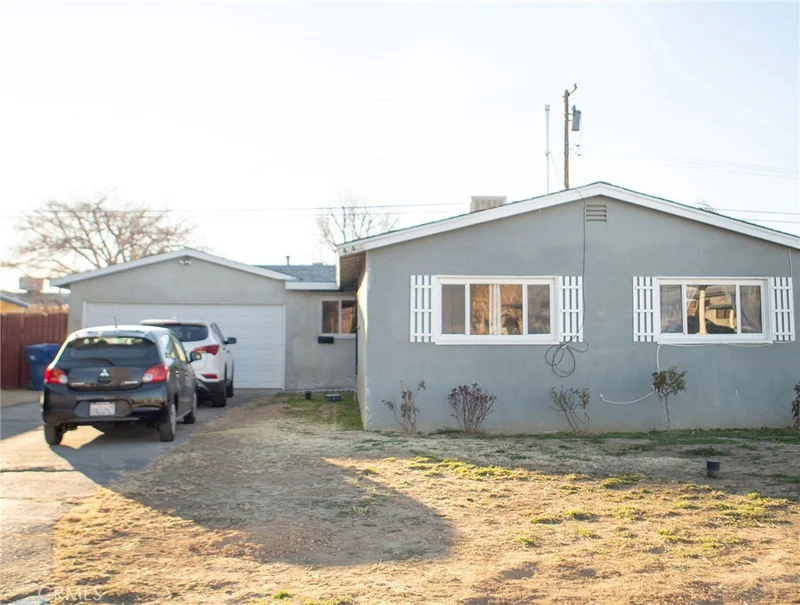 45471 Saigon, Lancaster, CA 93534