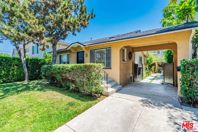 8710 Dorrington Avenue, West Hollywood, CA 90048