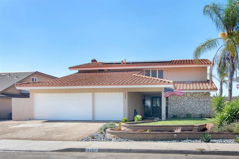 6260 Lake Athabaska Place, San Diego, CA 92119