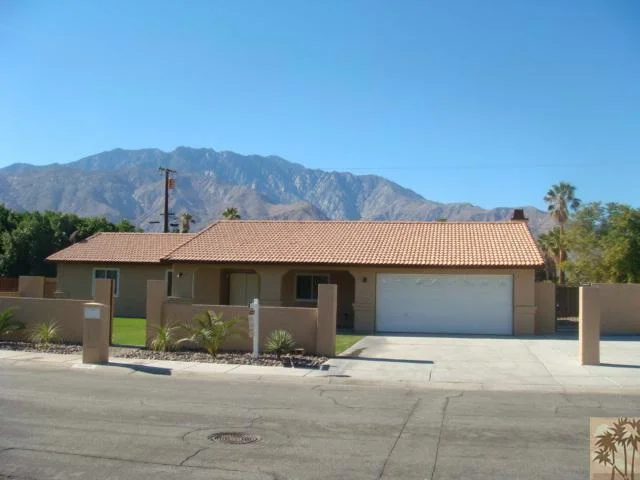 2285 Acacia, Palm Springs, CA 92262