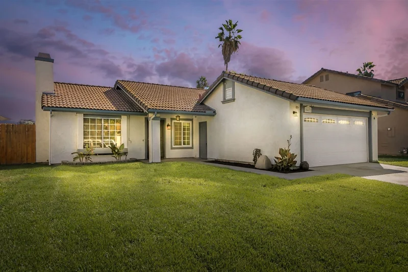 10432 Paseo Park Dr, Lakeside, CA 92040
