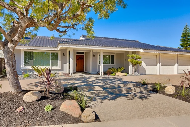 8588 Prestwick Dr, La Jolla, CA 92037