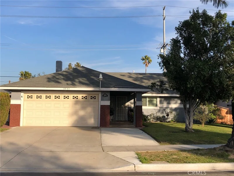 8885 Frankfort, Fontana, CA 92335