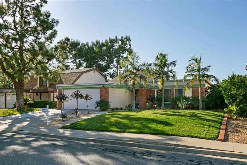 424 Via Los Arcos, San Marcos, CA 92069
