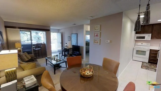 550 Villa #206, Palm Springs, CA 92262