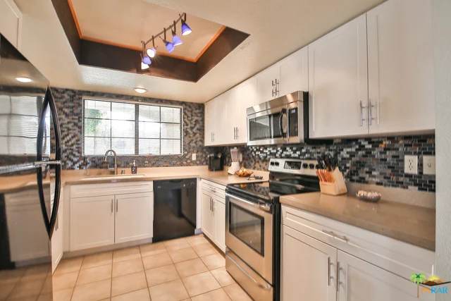 2700 Mesquite #D23, Palm Springs, CA 92262