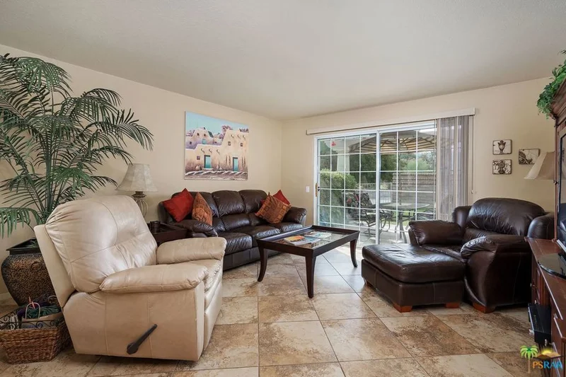 2700 Mesquite #B11, Palm Springs, CA 92262