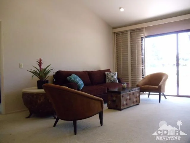 77081 Preston #16-8, Palm Desert, CA 92211