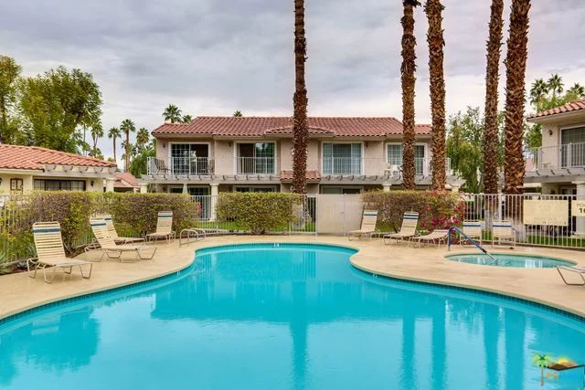 2701 Mesquite #H42, Palm Springs, CA 92264