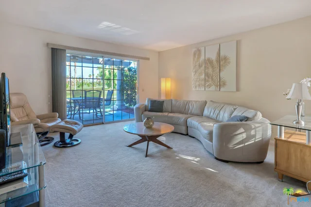 2700 Mesquite #E31, Palm Springs, CA 92264