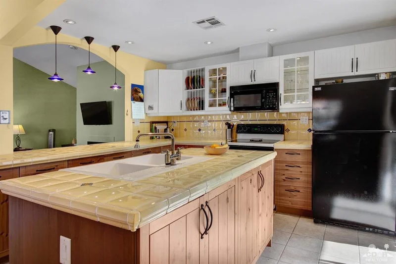 546 Sunshine, Palm Springs, CA 92264
