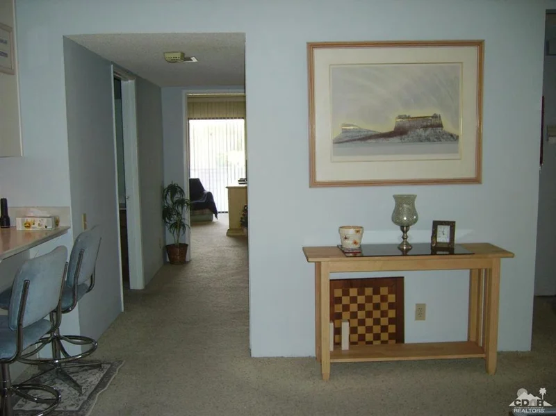 2544 Whitewater Club #D, Palm Springs, CA 92262