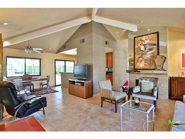 2272 N Sunshine Circle, Palm Springs, CA 92264