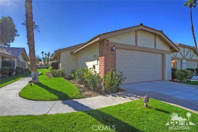 231 Las Lomas, Palm Desert, CA 92260
