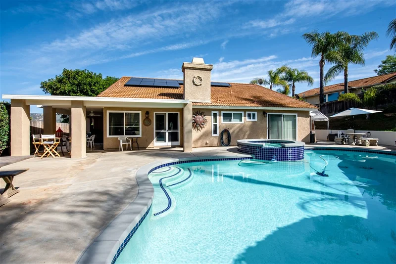 1131 Cleo Ct, Escondido, CA 92027