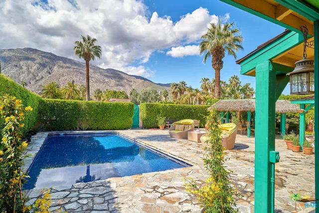 556 Vista Oro, Palm Springs, CA 92264