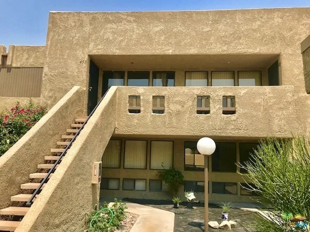 453 Bradshaw, Palm Springs, CA 92262